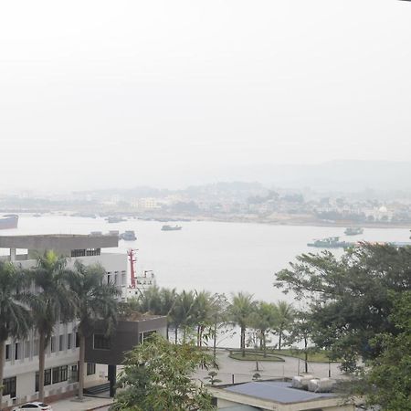 Hoang Yen Guesthouse Ha Long Bagian luar foto